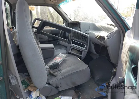 1994 Ford Ranger z USA, uszkodzony, nr VIN 1FTCR10A5RTA83700